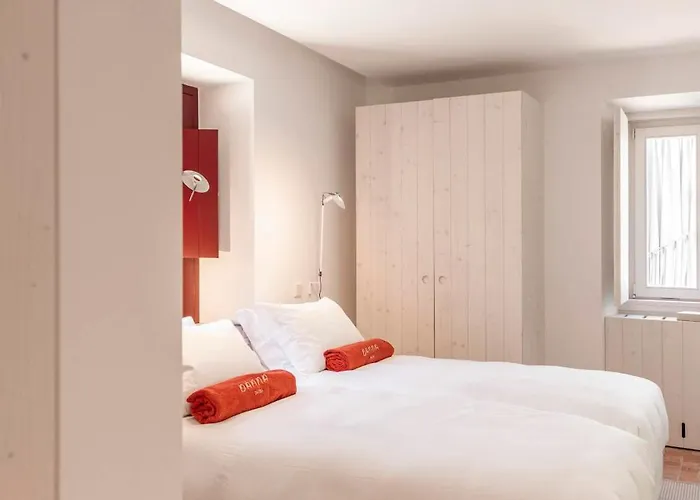 Danna Portuguese Design House Porta 7